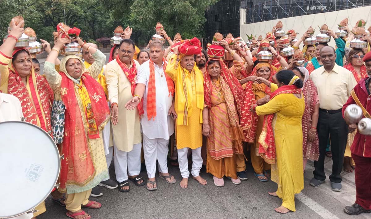 Huge Kalash Yatra organised at Shri Radha Krishna Temple and Dharamshala.